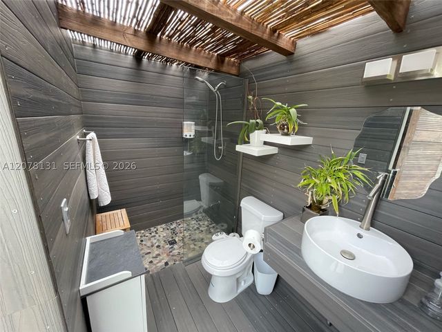 1545 NE 138th St, North Miami, FL 33161