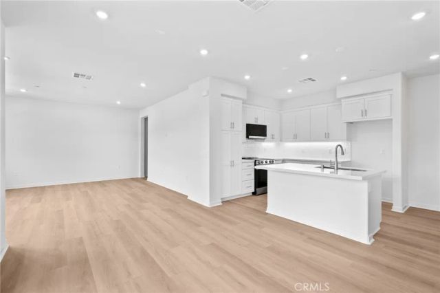 731 E Route 66, Glendora, CA 91740