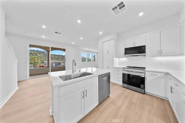 731 E Route 66, Glendora, CA 91740