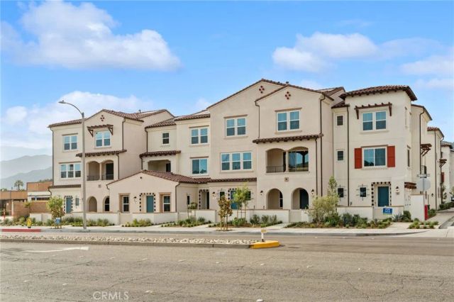 731 E Route 66, Glendora, CA 91740