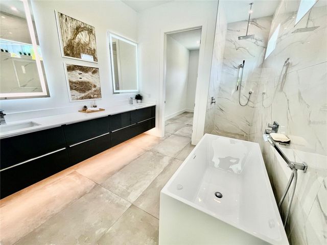 2532 FRUIT TREE DRIVE, Sarasota, FL 34239