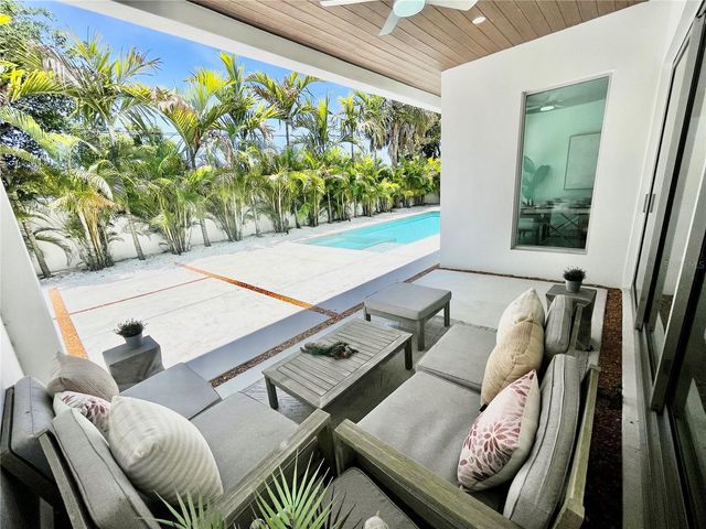2532 FRUIT TREE DRIVE, Sarasota, FL 34239