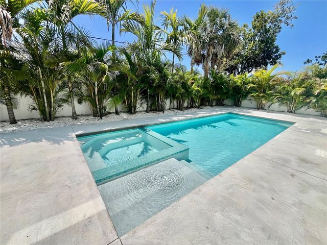 2532 FRUIT TREE DRIVE, Sarasota, FL 34239