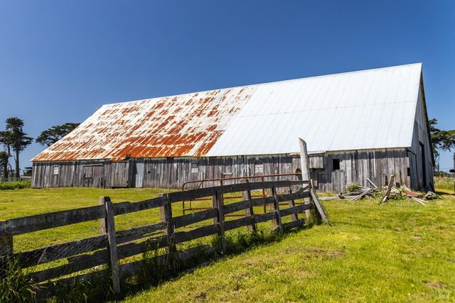 21601 S Highway 1 Hwy, Point Arena, CA 95468