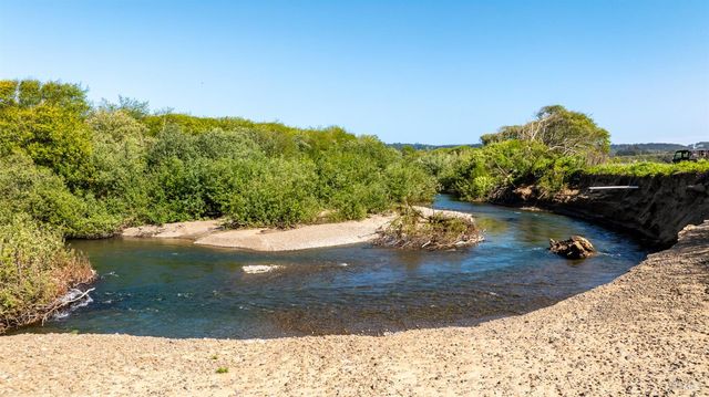 21601 S Highway 1 Hwy, Point Arena, CA 95468