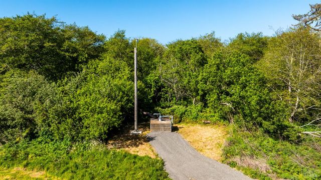 21601 S Highway 1 Hwy, Point Arena, CA 95468