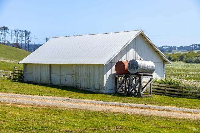 21601 S Highway 1 Hwy, Point Arena, CA 95468