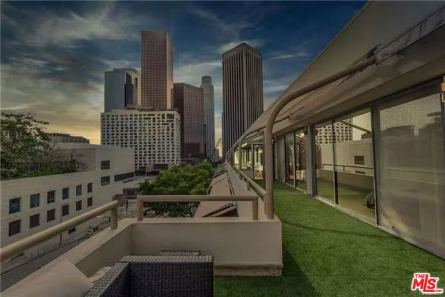 121 S Hope Street 505, Los Angeles, CA 90012