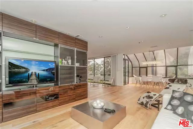 121 S Hope Street 505, Los Angeles, CA 90012