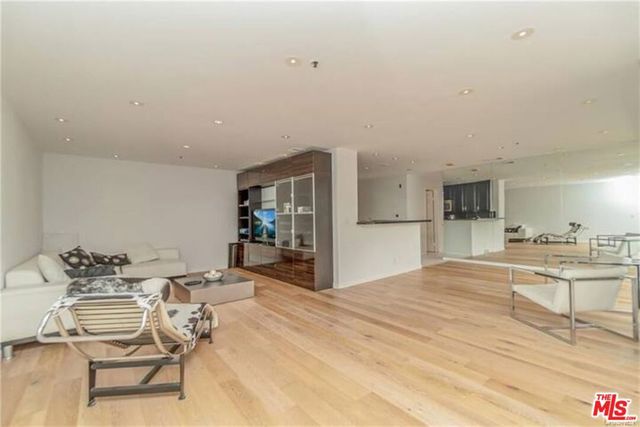 121 S Hope Street 505, Los Angeles, CA 90012