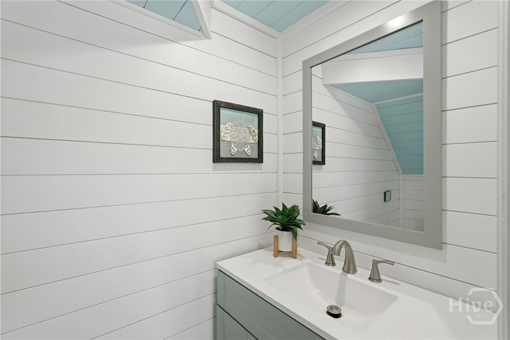 Image 10 of property listing at 8 19th Street, Tybee Island, GA 31328