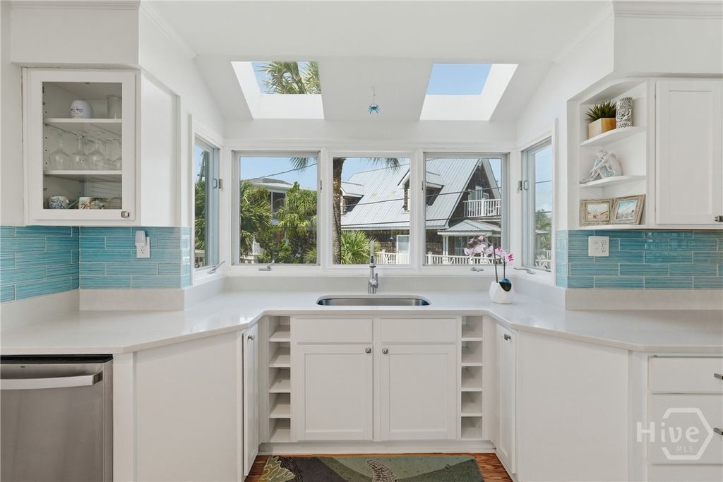 Image 17 of property listing at 8 19th Street, Tybee Island, GA 31328