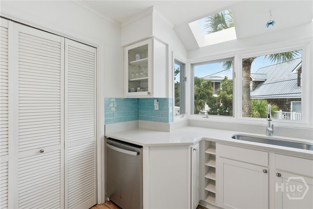 Image 18 of property listing at 8 19th Street, Tybee Island, GA 31328