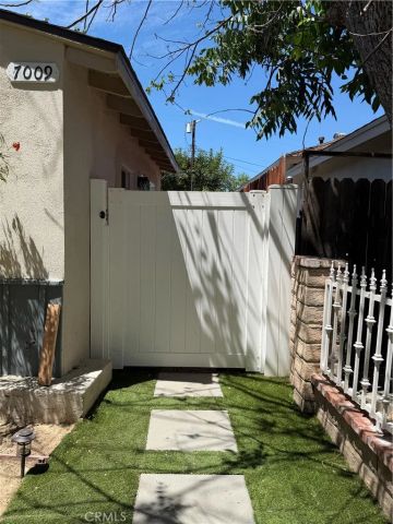7009 Comanche, Winnetka, CA 91306