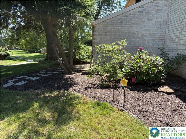 2823 Whitemarsh Place, Lower Macungie Twp, PA 18062