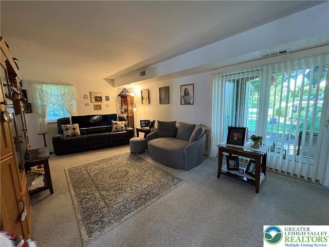 2823 Whitemarsh Place, Lower Macungie Twp, PA 18062