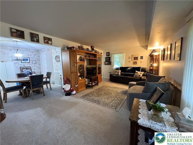 2823 Whitemarsh Place, Lower Macungie Twp, PA 18062