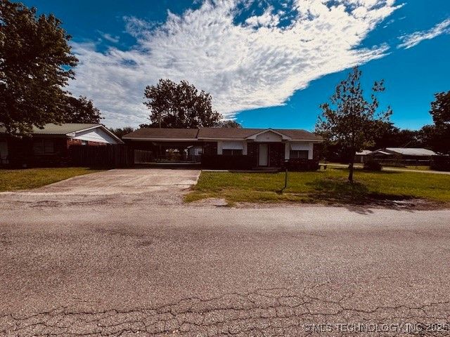 505 S Ashwood Street, Marietta, OK 73448