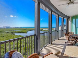 425 Cove Tower DR 1601, Naples, FL 34110