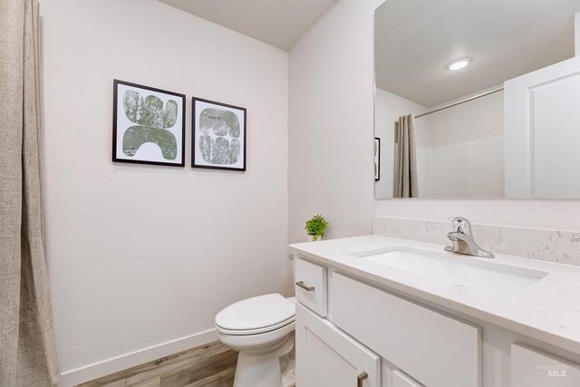 8613 E Love Ct, Nampa, ID 83687