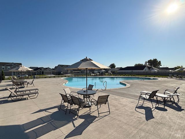 8613 E Love Ct, Nampa, ID 83687