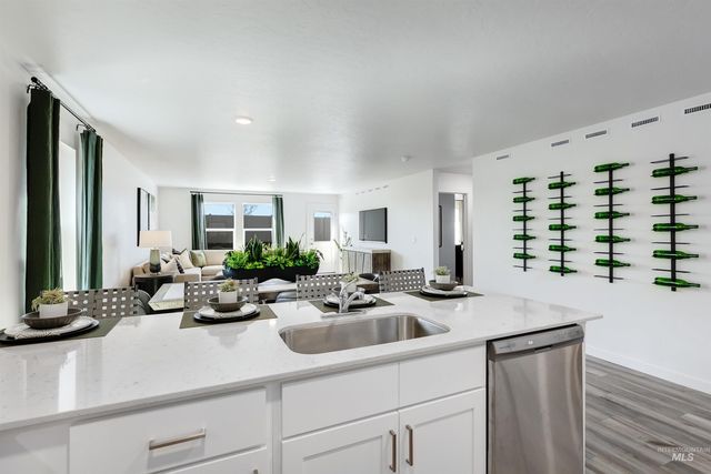 8613 E Love Ct, Nampa, ID 83687