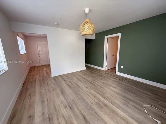 1300 NE 110th St 8, Miami, FL 33161