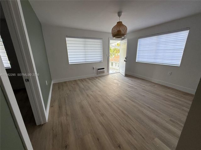 1300 NE 110th St 8, Miami, FL 33161