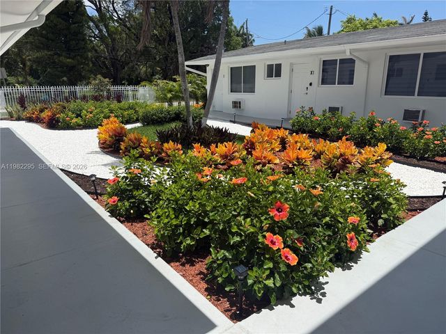 1300 NE 110th St 8, Miami, FL 33161