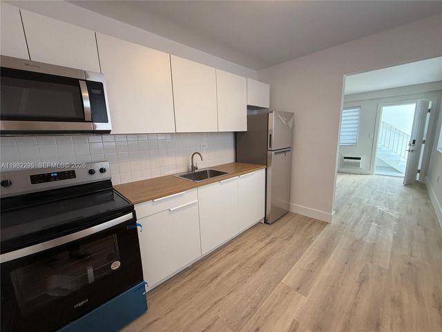 1300 NE 110th St 8, Miami, FL 33161