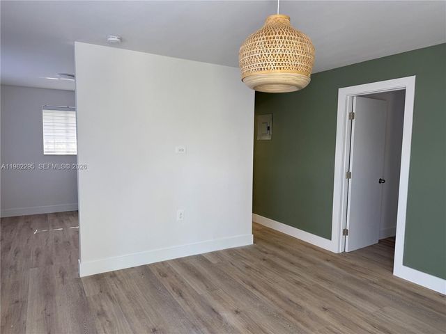 1300 NE 110th St 8, Miami, FL 33161