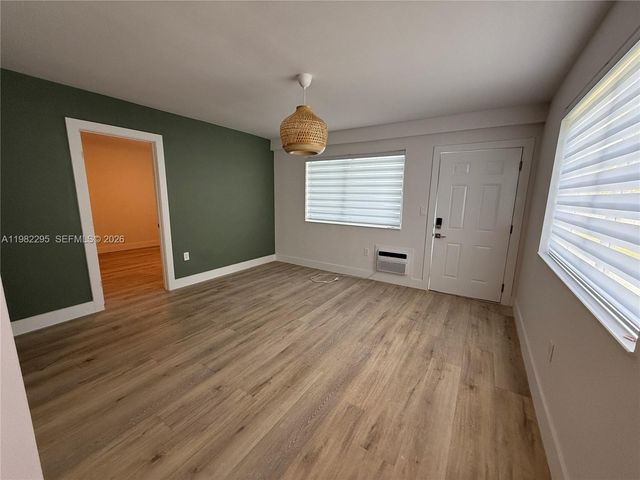 1300 NE 110th St 8, Miami, FL 33161