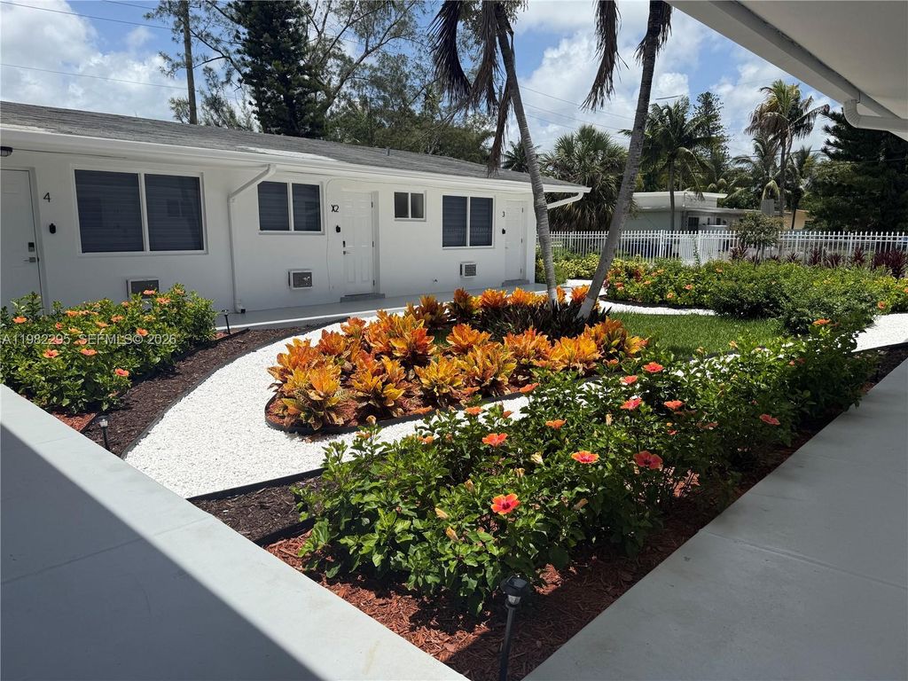 1300 NE 110th St 8, Miami, FL 33161