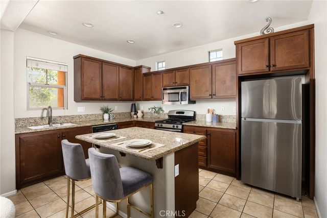 12466 Canal Drive 6, Rancho Cucamonga, CA 91739