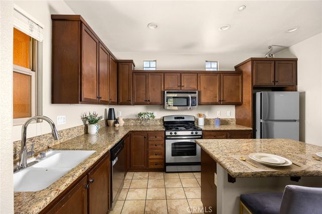 12466 Canal Drive 6, Rancho Cucamonga, CA 91739