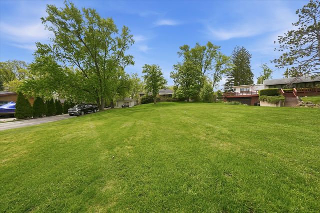 8351 W 99th Street, Palos Hills, IL 60465