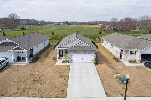 7076 Lang Ave, White House, TN 37188