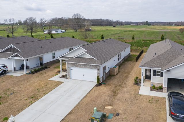 7076 Lang Ave, White House, TN 37188