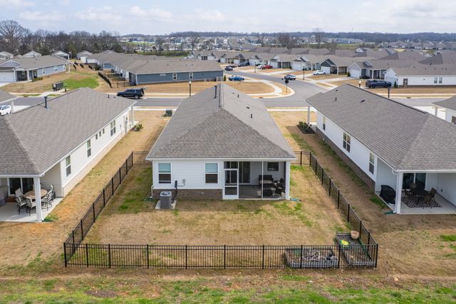 7076 Lang Ave, White House, TN 37188