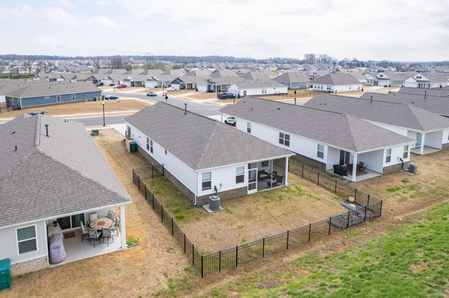 7076 Lang Ave, White House, TN 37188