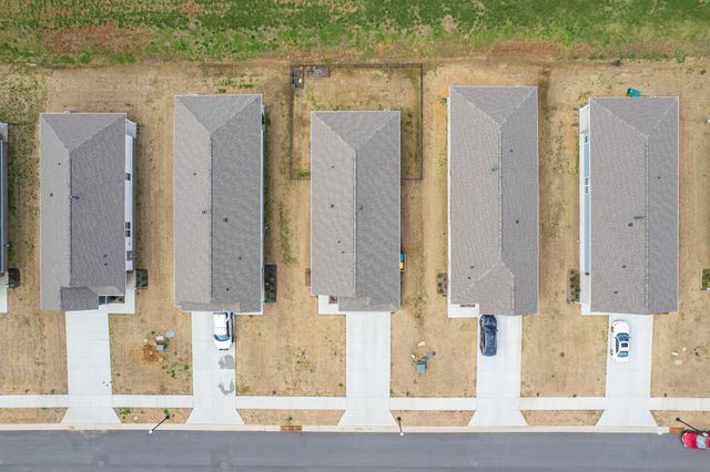 7076 Lang Ave, White House, TN 37188