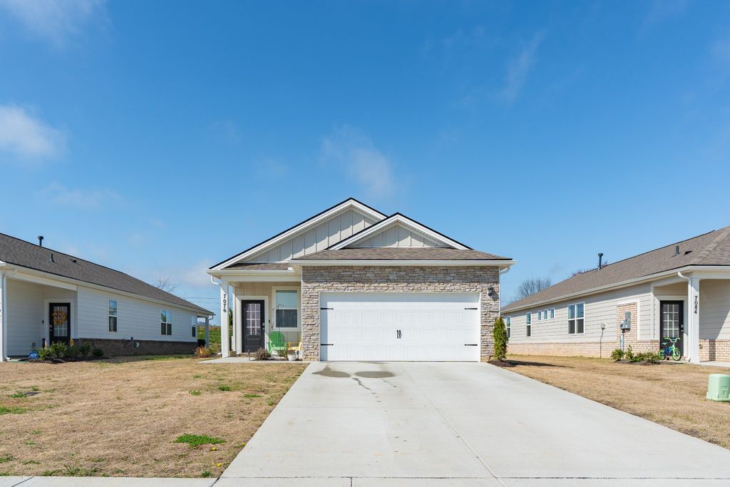 7076 Lang Ave, White House, TN 37188