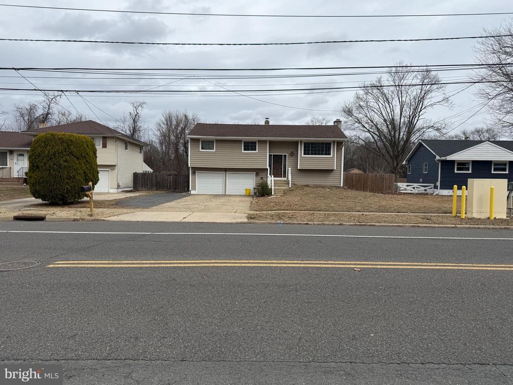 892 ESTATES, Hamilton, NJ 08690