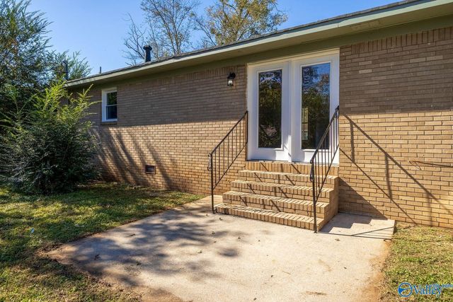 2114 NW Linde Street, Huntsville, AL 35810