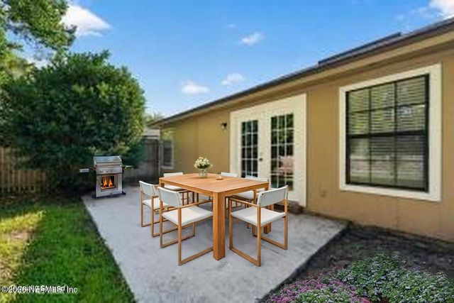 398 WILLOW GREEN Drive, Orange Park, FL 32073