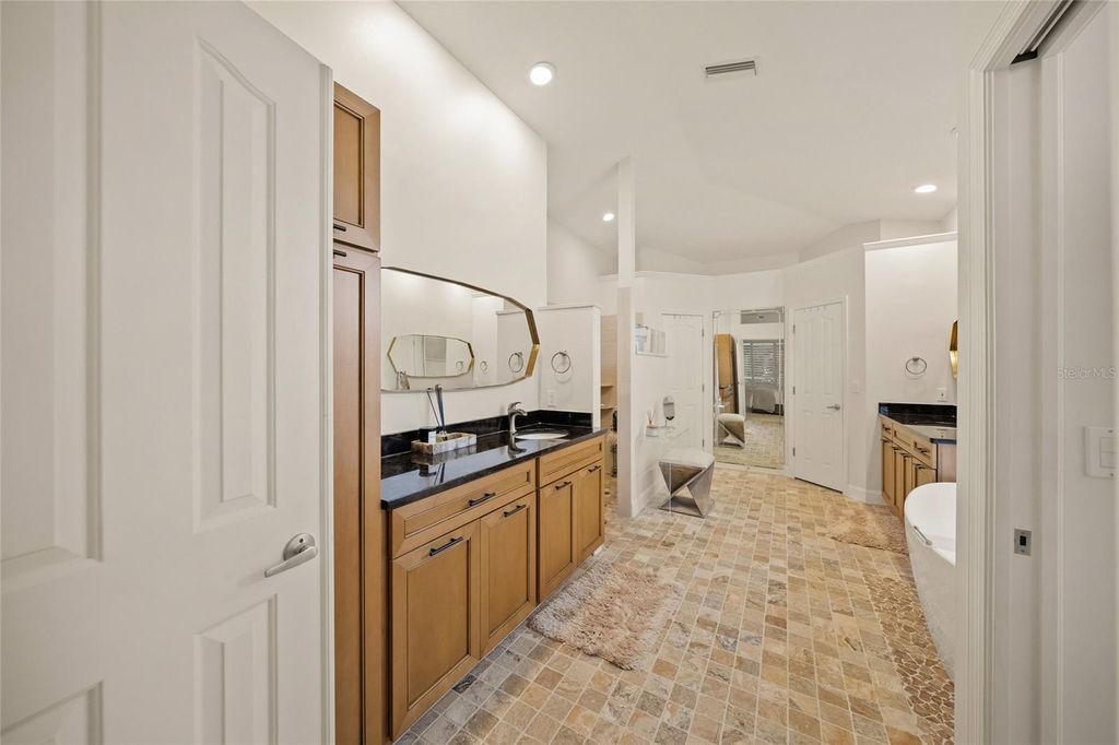 6660 SAINT JAMES CROSSING