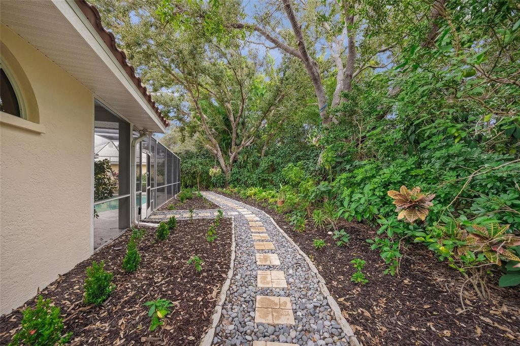 6660 SAINT JAMES CROSSING