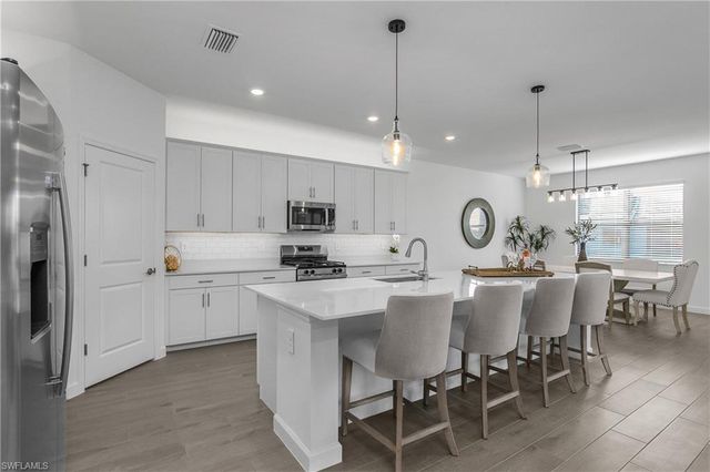 21126 Verawood LOOP, Estero, FL 33928