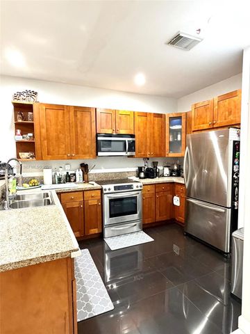 10780 NW 74th Ln, Doral, FL 33178