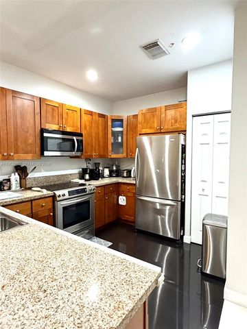 10780 NW 74th Ln, Doral, FL 33178